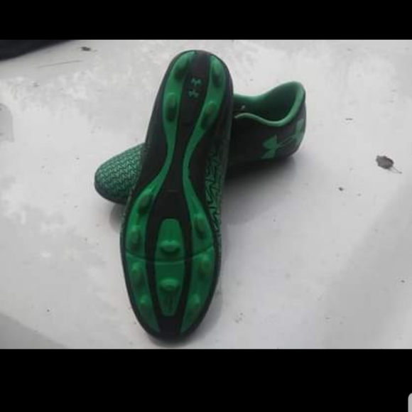Under Armour Soccer Cleats - Picture 2 of 3